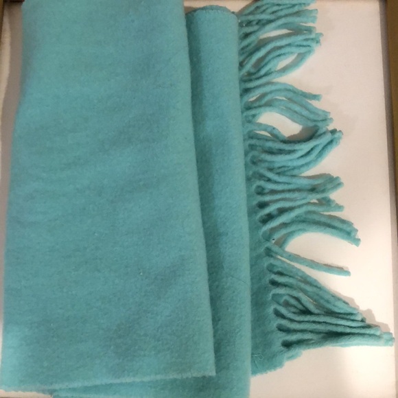 VTG Great accent for cold weather lambswool scarf. - Picture 5 of 10